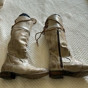 Freebird-SteveMadden. Size 9, worn yet great condition!beige distressed leather